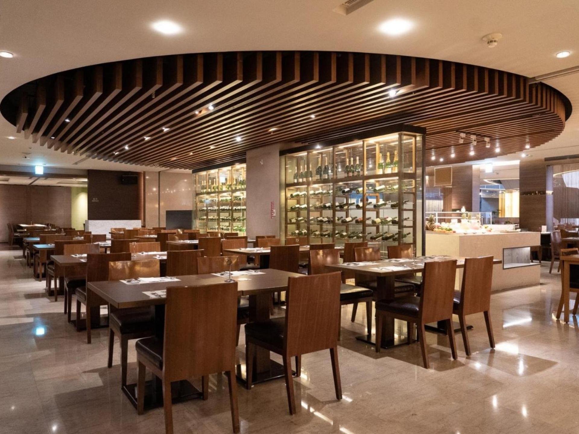 Windsor Hotel Taichung Exterior foto The restaurant